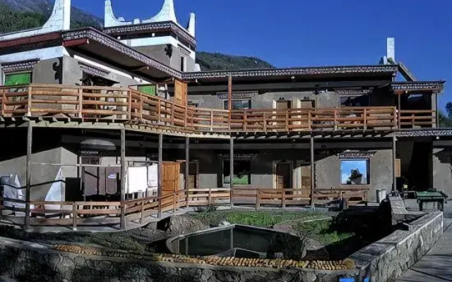 Mountain and cloud boutique inn（Jiaju Village）
