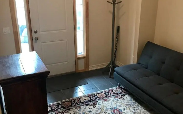 Quiet Town Home at Lake Ontario