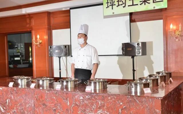 Shanghai Kangqiao Grand Hotel