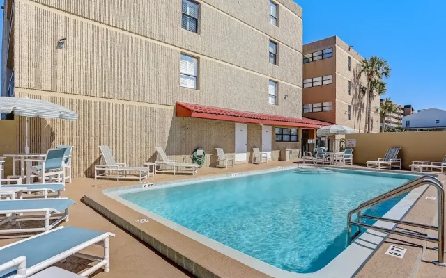 Freshly Renovated 2BR Dream Condo Beachfront Stunning Views