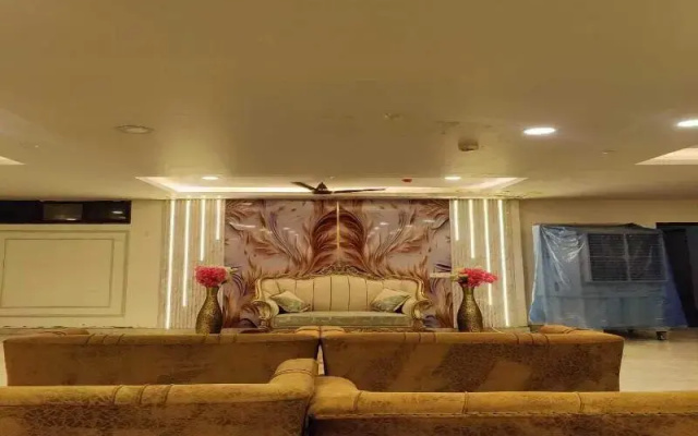 Deepak Hotel