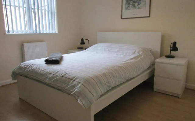 20 Nightingale Gardens, Coton Park, Rugby CV23 0WT