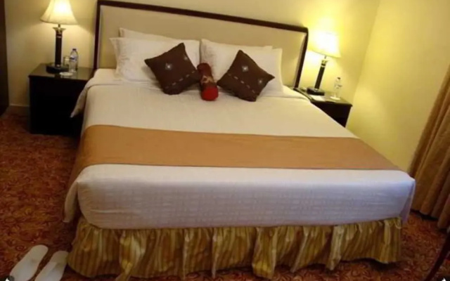 Al Muraqabat Plaza Hotel Apartments