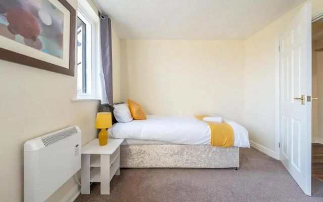 Lovegrove Contractor Stay with Free WI-FI in Slough