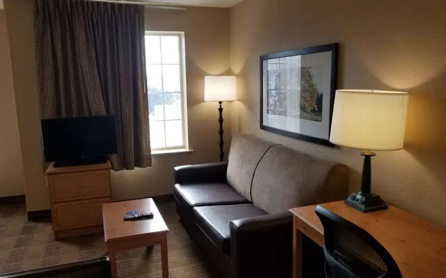 Extended Stay America - Milwaukee - Brookfield