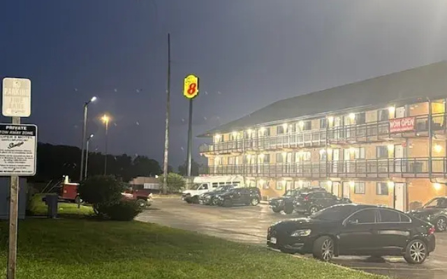 Super 8 by Wyndham Vandalia/Dayton International Airport