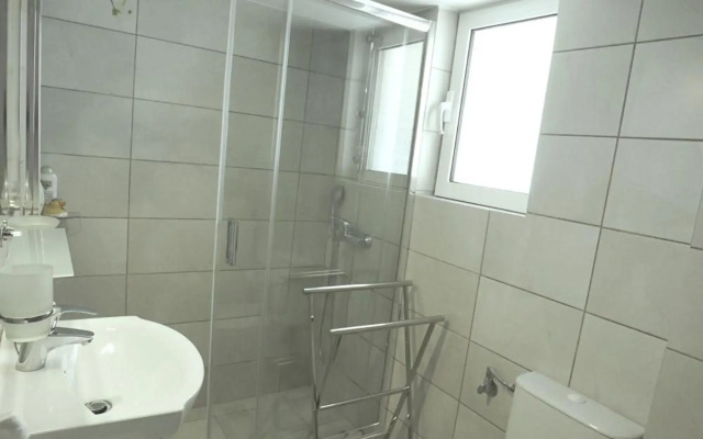 Central Apartment 2’ To Metro