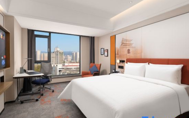 Hampton by Hilton Xining Railway Station