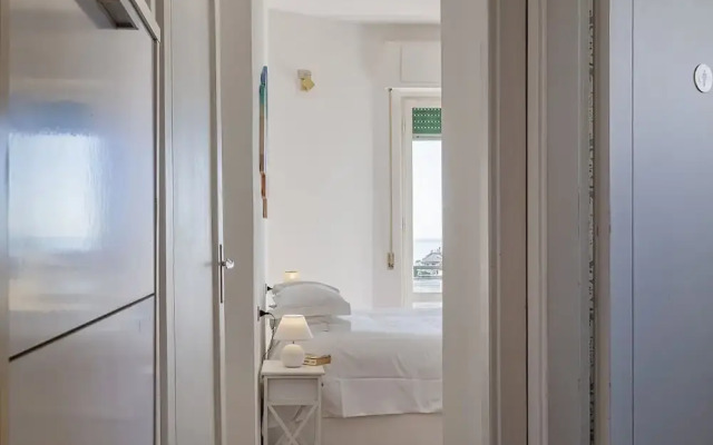 Homey Seaview Apartment
