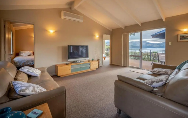 Scenic on Selwyn - Akaroa Holiday Home