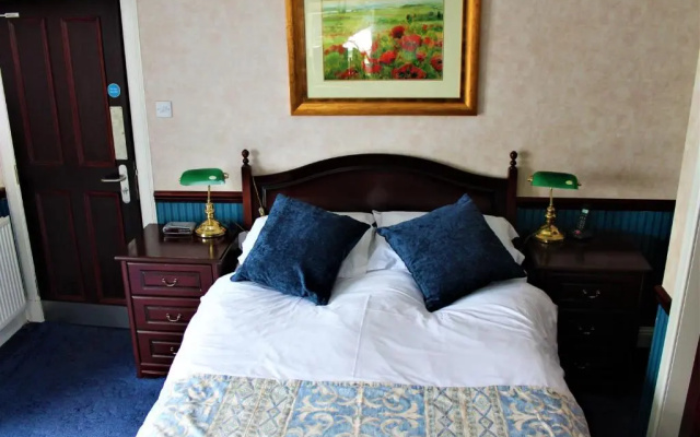 Loch Arklet House
