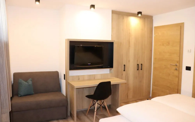 Ciasa Cir Apartments