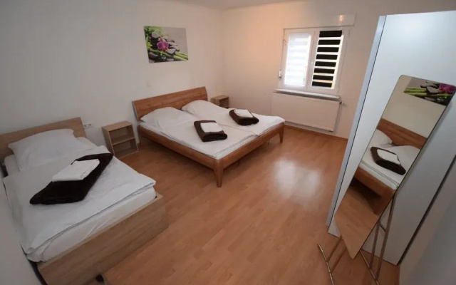 AB Apartment 25