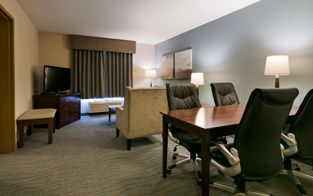 Best Western Rocky Mountain House Inn & Suites
