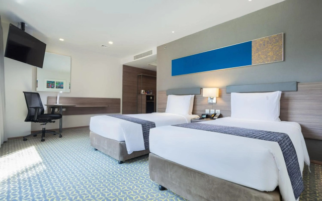 Отель Holiday Inn Express Bangkok Sathorn
