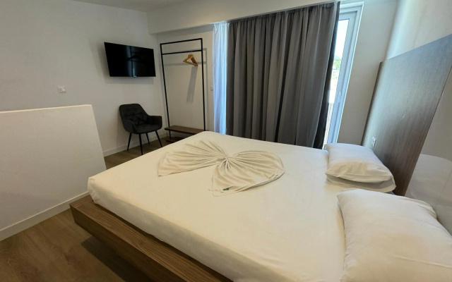 Delfinia Resort