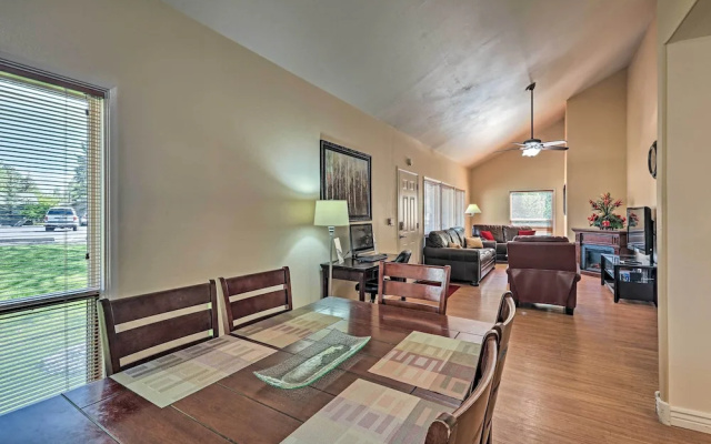 Flagstaff Townhome w/ Deck: Easy Access Downtown!