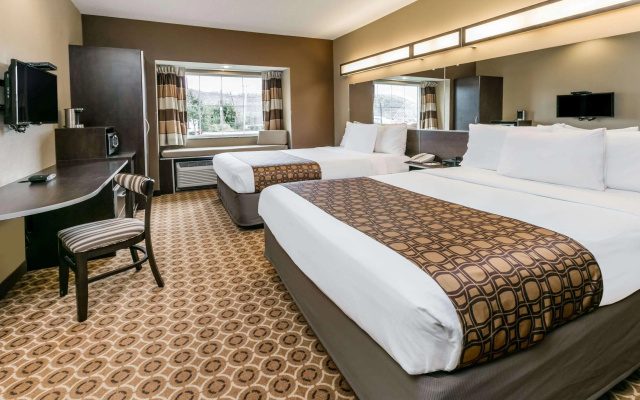 Sleep Inn & Suites Steubenville at the University
