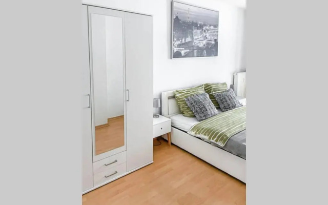 Zentral, Ruhig, 4personen, Balkon, Waschmaschine