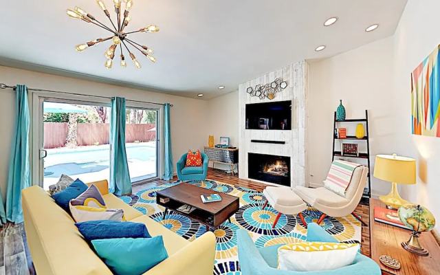 Contemporary - 5 Br Home