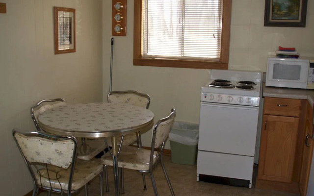 Island Acres Resort Motel