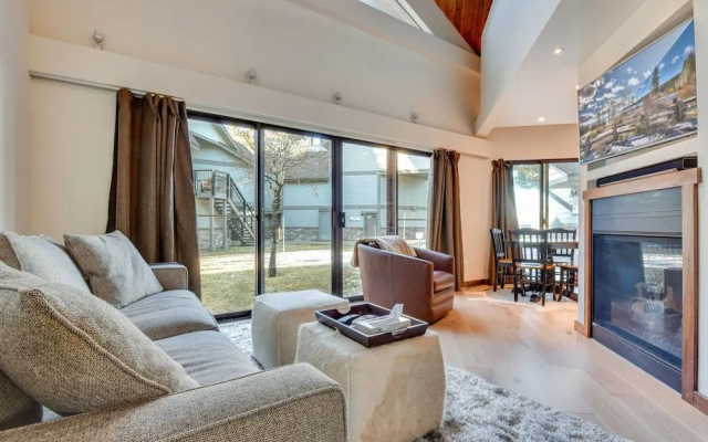 Tahoe Keys Contemporary