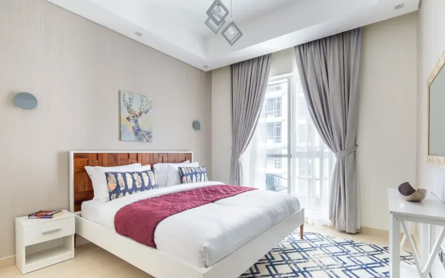 Luxuriously Elegant 2BR Apartment in Downtown Dubai
