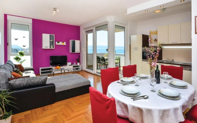 Amazing Home in Podstrana With Wifi and 2 Bedrooms
