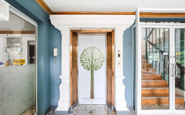 The Lilly Hotel