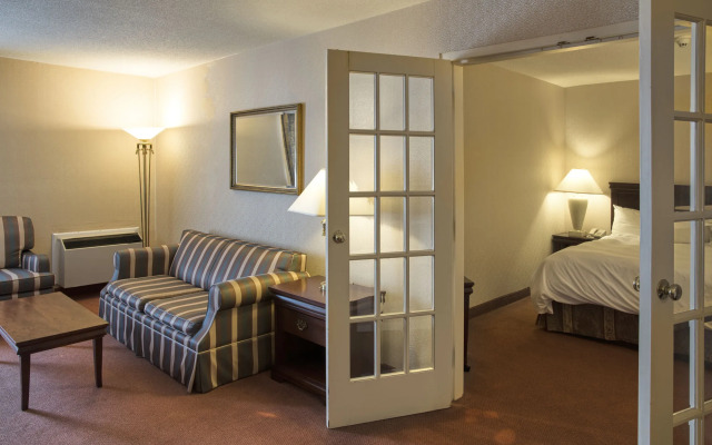 Waterloo Inn Conference Hotel