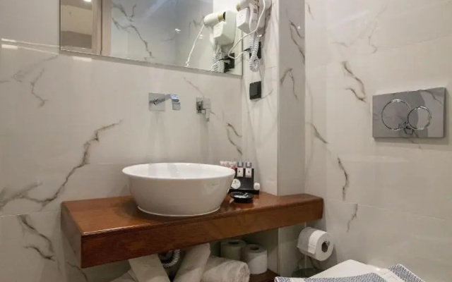 Aianteion Bay Luxury Hotel & Suites