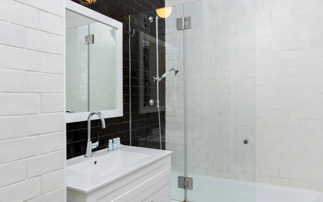Huge 3BR Penthouse by HolyGuest