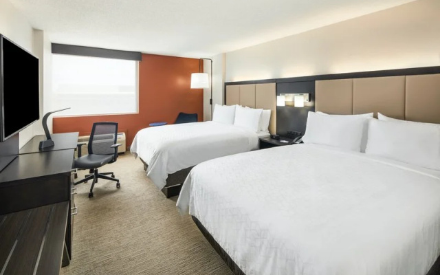 Holiday Inn I 64 West End