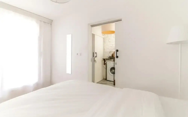 Single House Luminous and Chic Flat in Fatih
