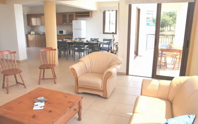Villa Serena in Pomos