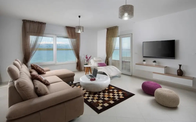 Apartments Malibu Royal