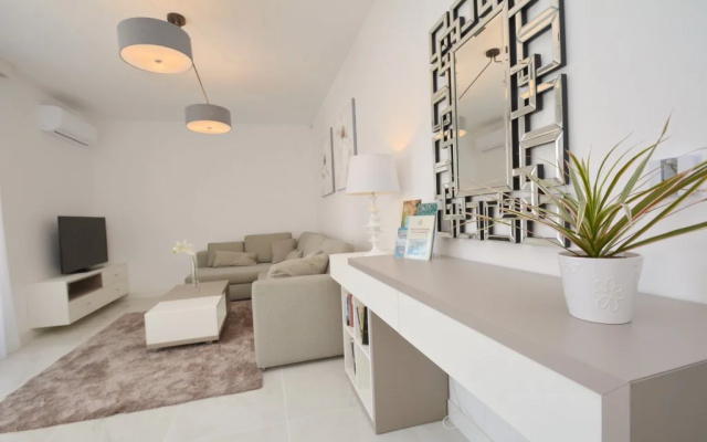Studios Dimitris IV Apartments