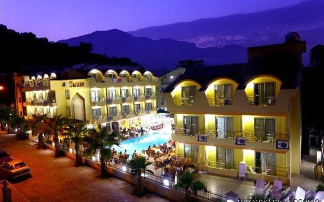 Grand Lukullus Hotel вид на фасад