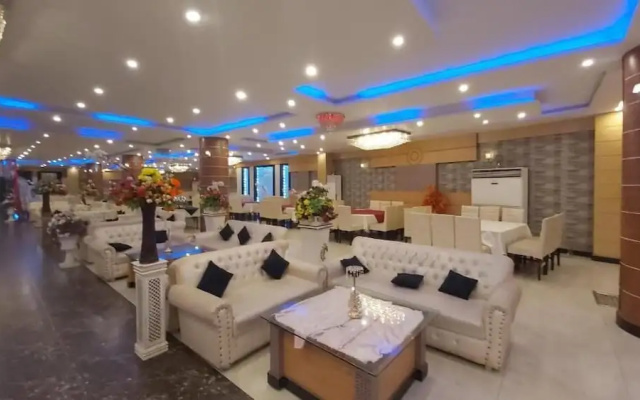 Royaute Luxury Hotel Sialkot