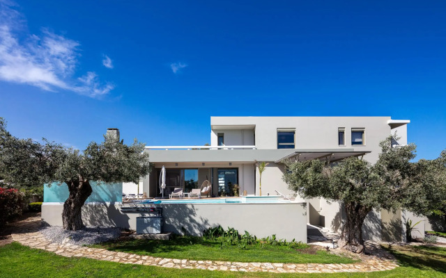 Rizes Villa With Jazuzzi Heated Pool