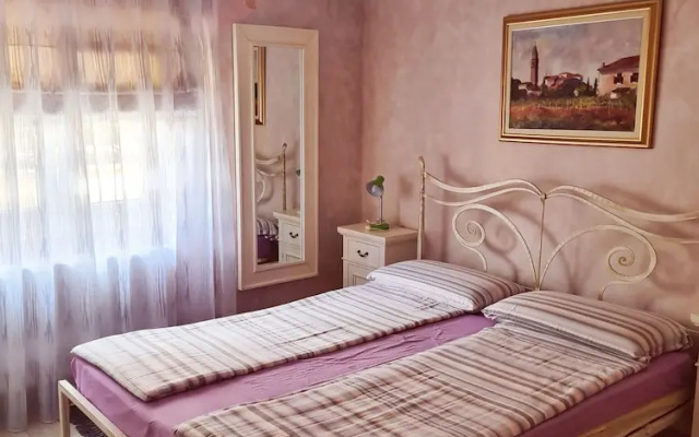 Viktorov Comfortable 2-bed Apartment
