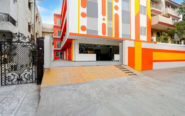 Townhouse Oak Sector 18 Metro Station