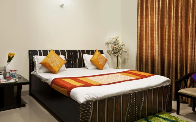 OYO 530 Hotel Azhan Residency