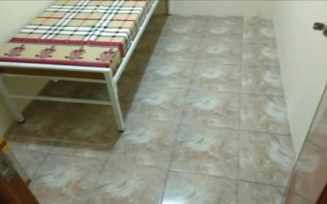 Eiffel Residence Petojo - Female Only