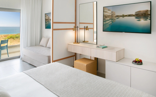 Atlantica Aqua Blue Hotel