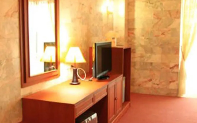Golden Dragon Resort