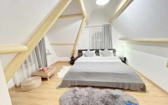 YoLo Inn