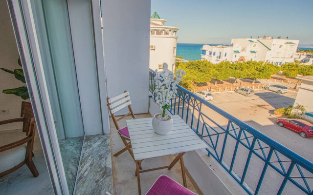Marine Escape - a Haven Facing the Mediterranean