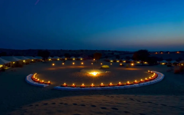 Manvār Sevan, The Desert Camp