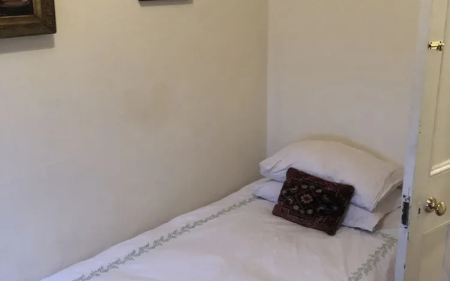 2 Bed House - Sleeps 6 - Garden, Pets, Parking